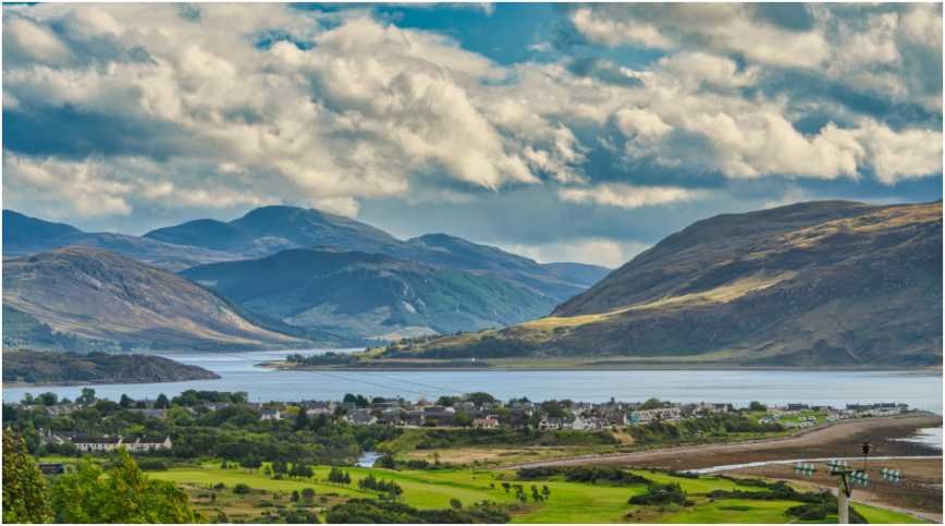 how to visit Ullapool without a car