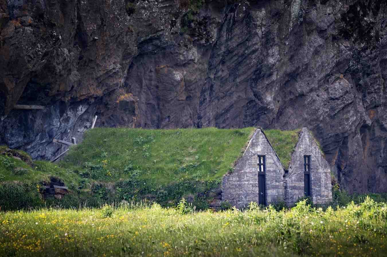 Driving Tips for US Travelers in Scotland
